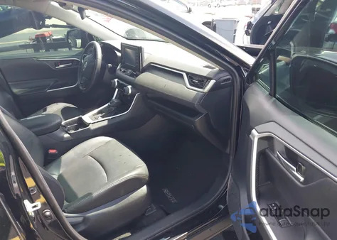 2019 Toyota Rav4 Xle Premium z USA, uszkodzony, nr VIN 2T3C1RFV8KW031142